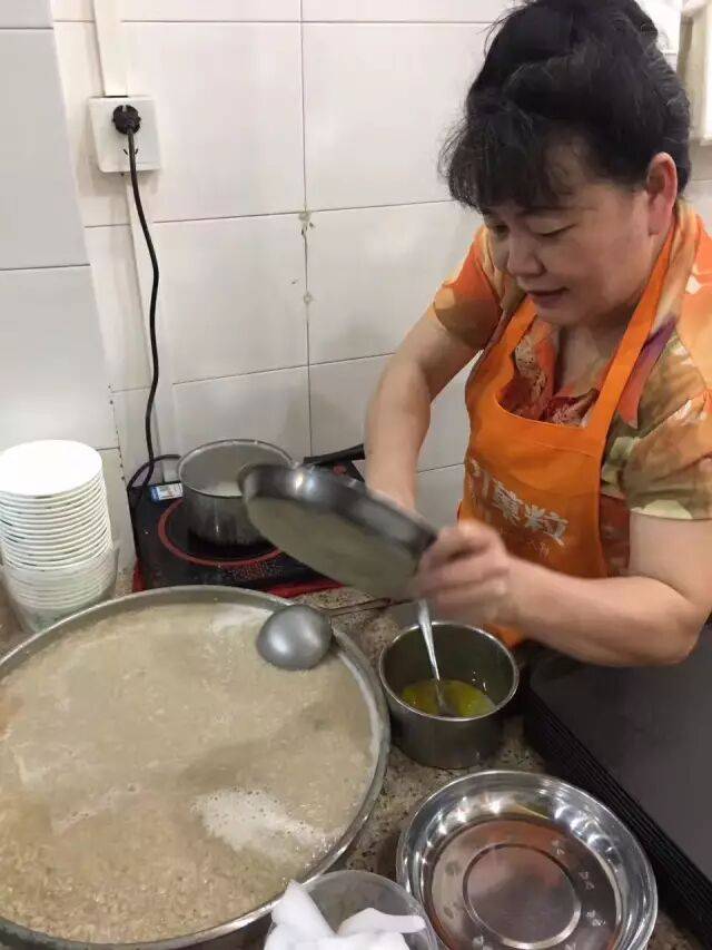 這10家讓人慾罷不能的“阿姨美食”，竟然撐起了廈門美食江湖的半邊天！