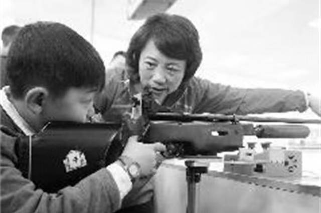 原創吳小旋：中國第一個女奧運冠軍，留學後離開祖國，舉家搬遷美國