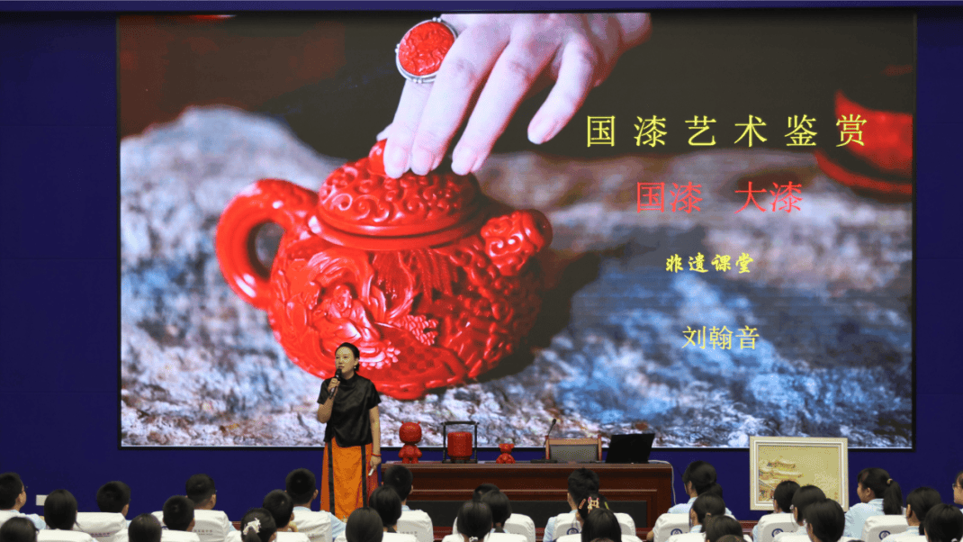 西南大學銀翔實驗中學舉行非遺課程授牌聘任儀式