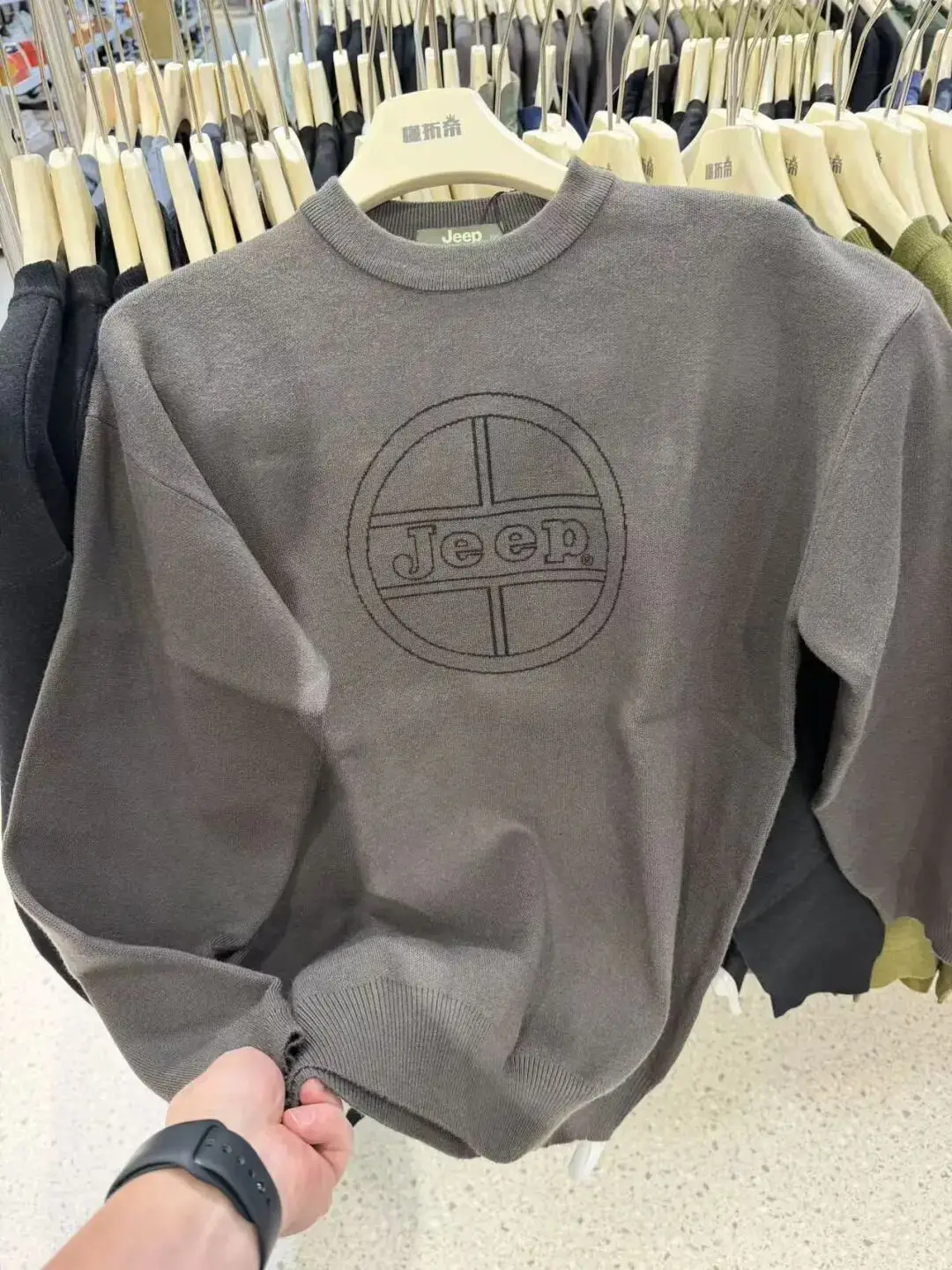 明天開業！200000件大牌服飾倉儲特賣，0.5折起！